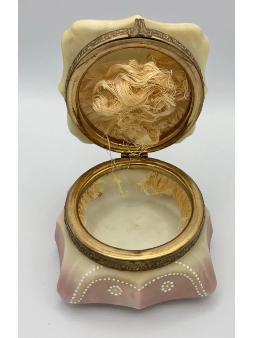 Nakara-C.F. Monroe, Burmese Color-Kate Greenaway Dresser Box 4" - Picture 7 of 10
